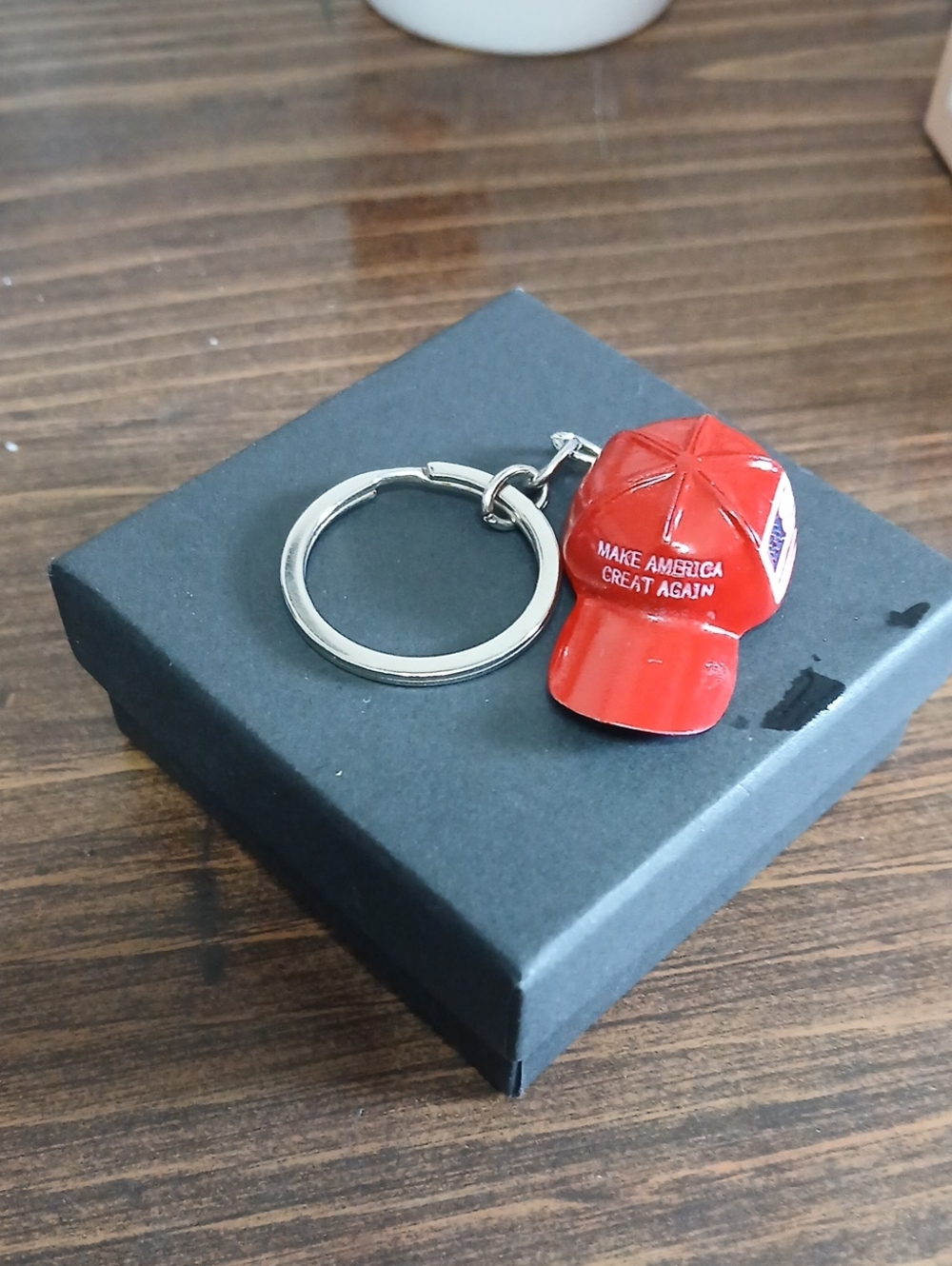 Red 'Make America Great Again' Hat Keychain - Men Accessories
